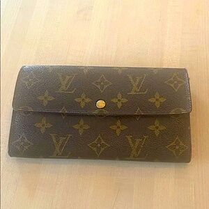 Louis Vuitton Monogram wallet
